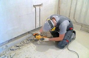 Штробление бетона шириной от 5 до 10 см.Стоимость от 1000 рублей за метр погонный